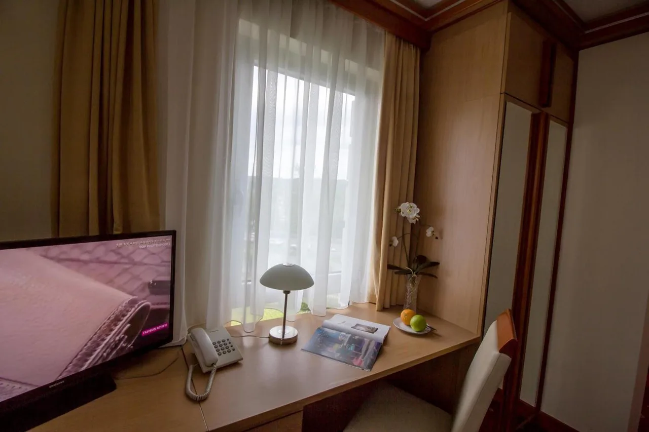 Hotel Cezar Banja Luka — ภาพห้องพักและบรรยากาศ