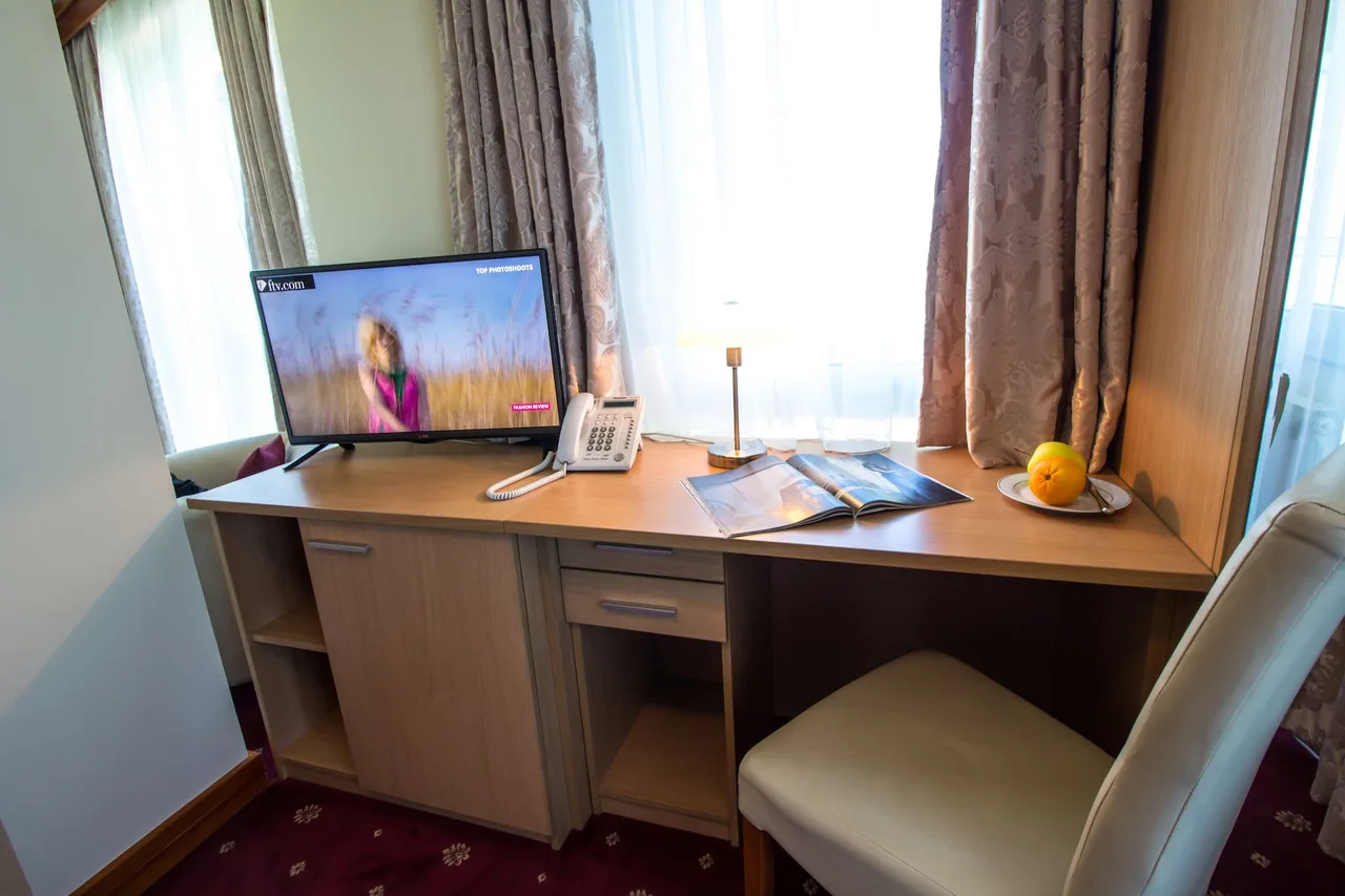 Hotel Cezar Banja Luka — ภาพห้องพักและบรรยากาศ