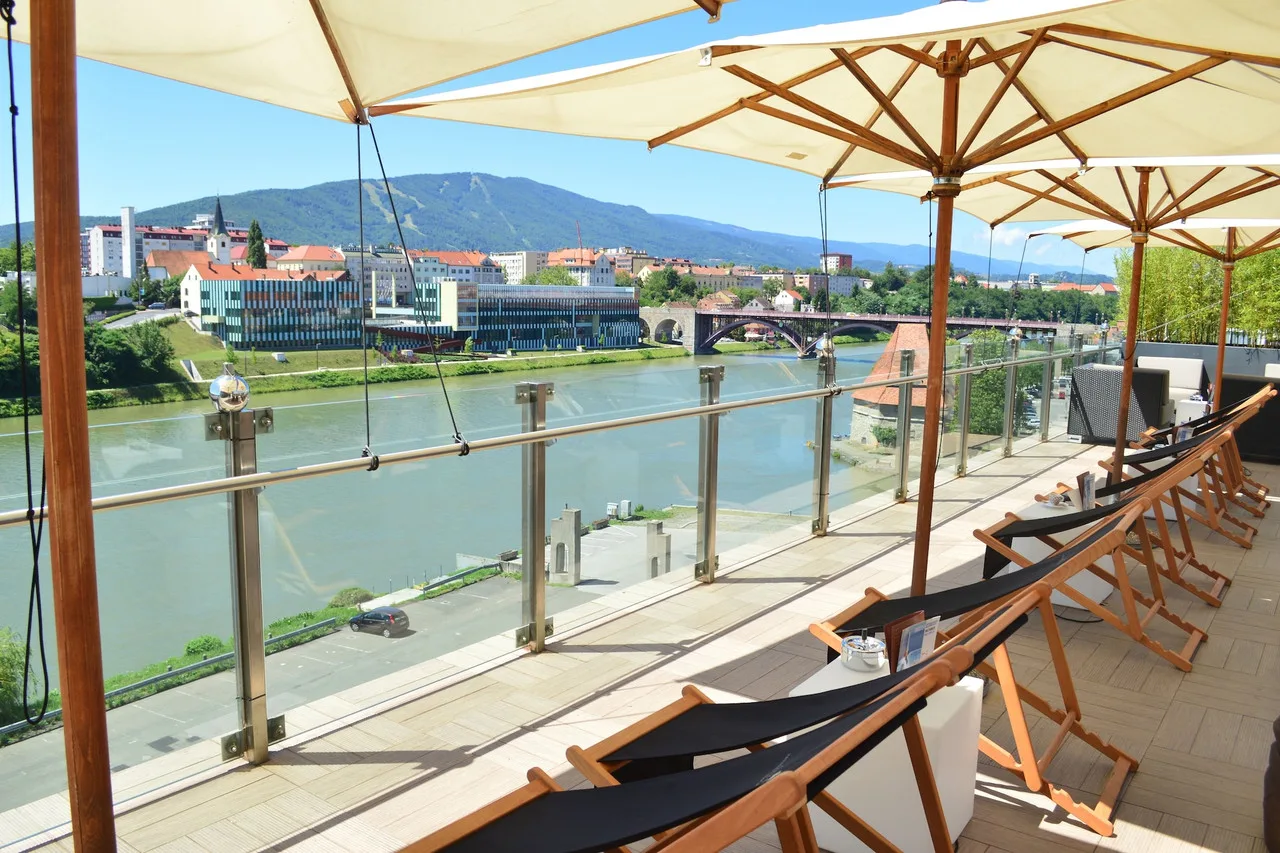 Hotel City Maribor — ภาพห้องพักและบรรยากาศ