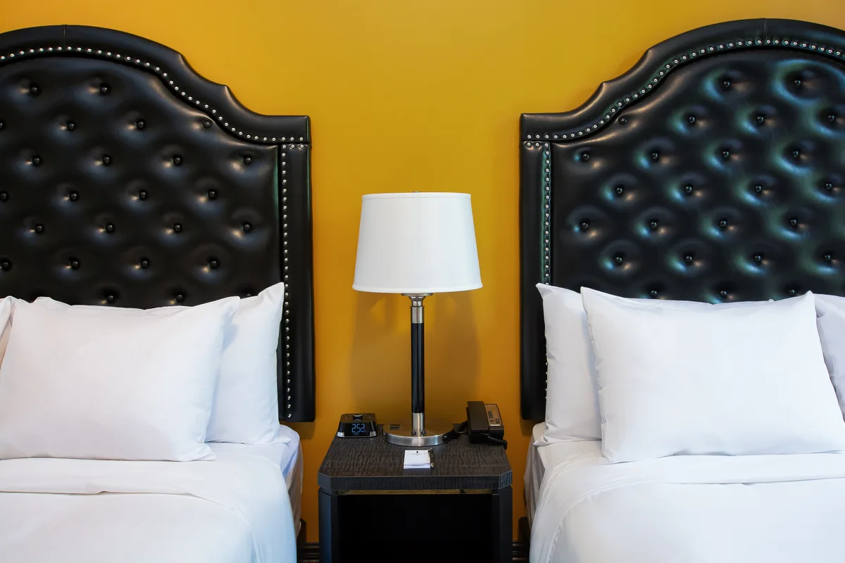 Hotel Clarendon — ภาพห้องพักและบรรยากาศ