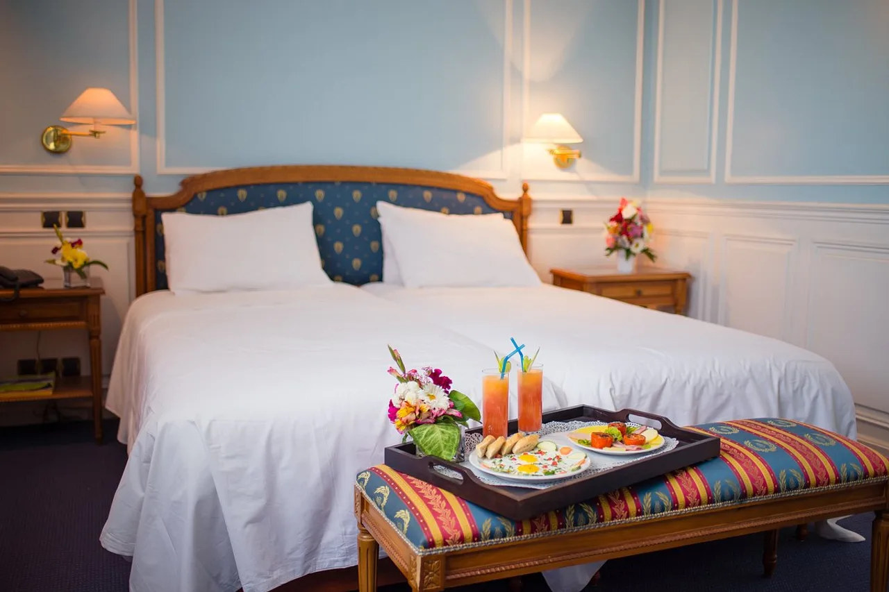 Hotel Colbert Palace — ภาพห้องพักและบรรยากาศ
