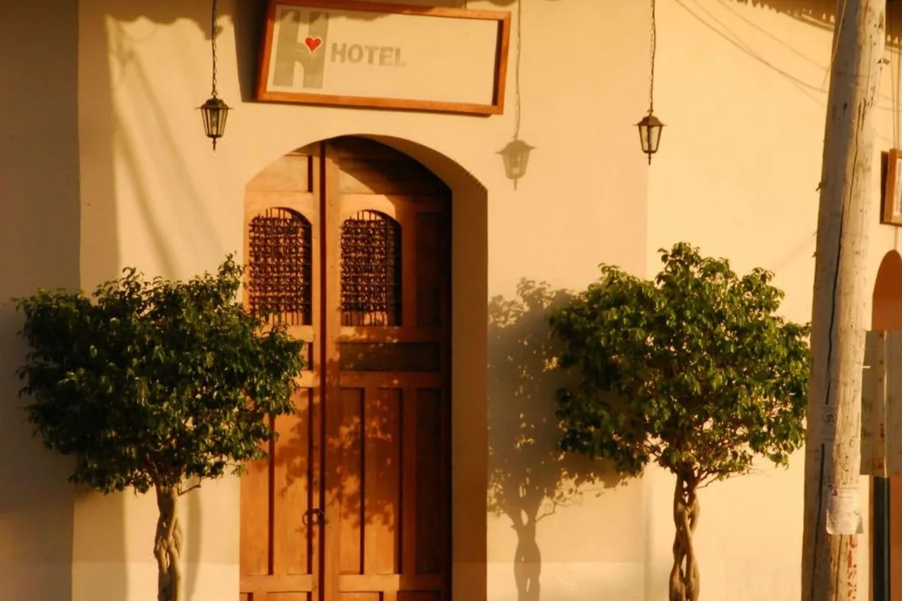 Hotel con Corazón — ภาพห้องพักและบรรยากาศ