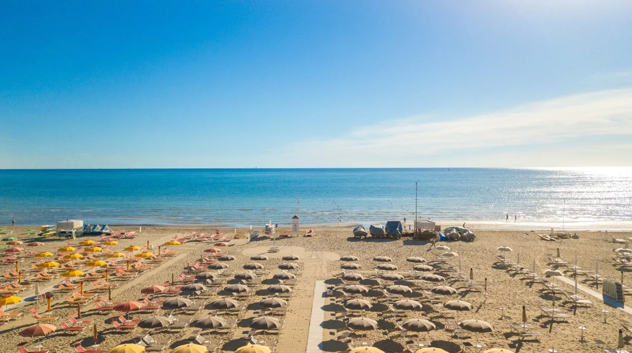 Hotel Continental Rimini — rooms and atmosphere