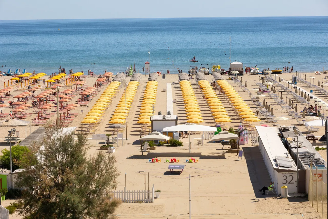 Hotel Continental Rimini — rooms and atmosphere