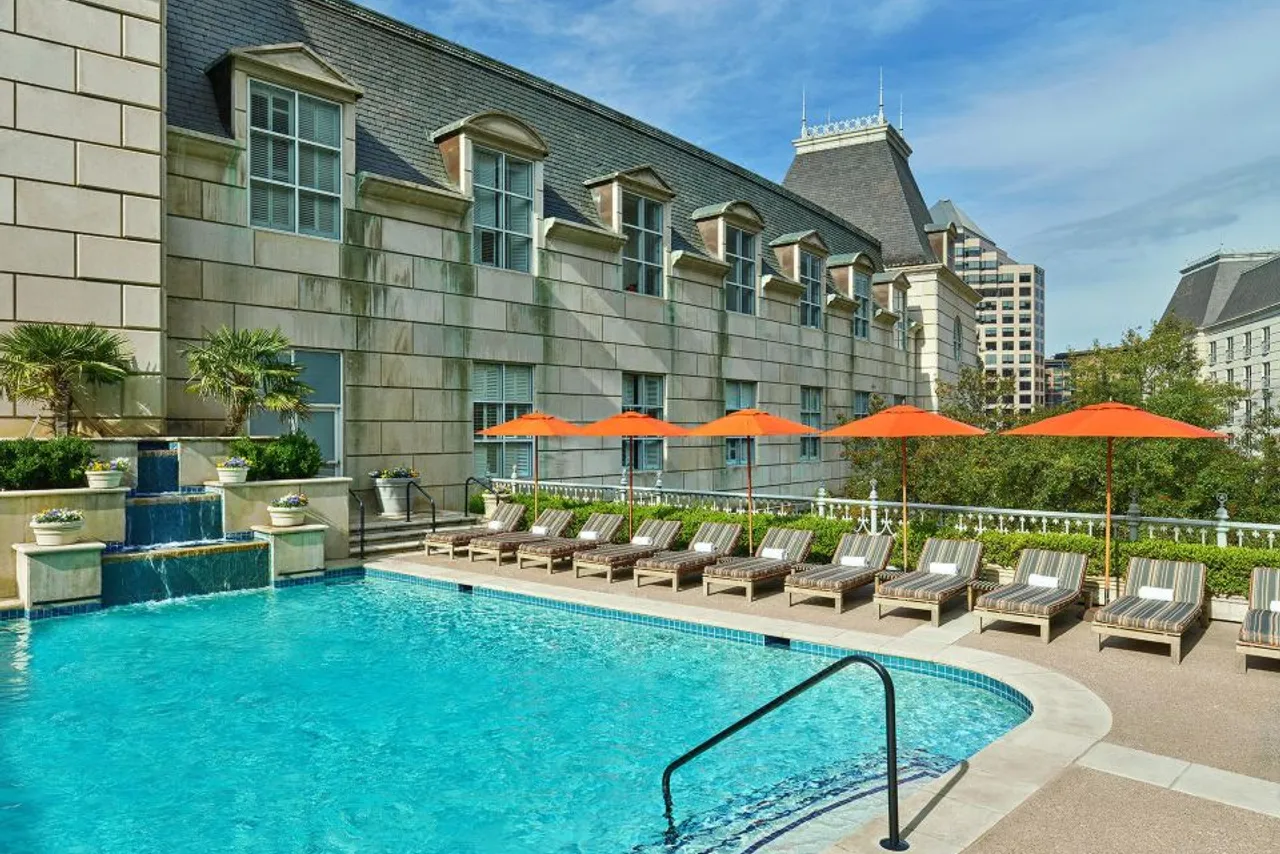 Hotel Crescent Court — ภาพห้องพักและบรรยากาศ