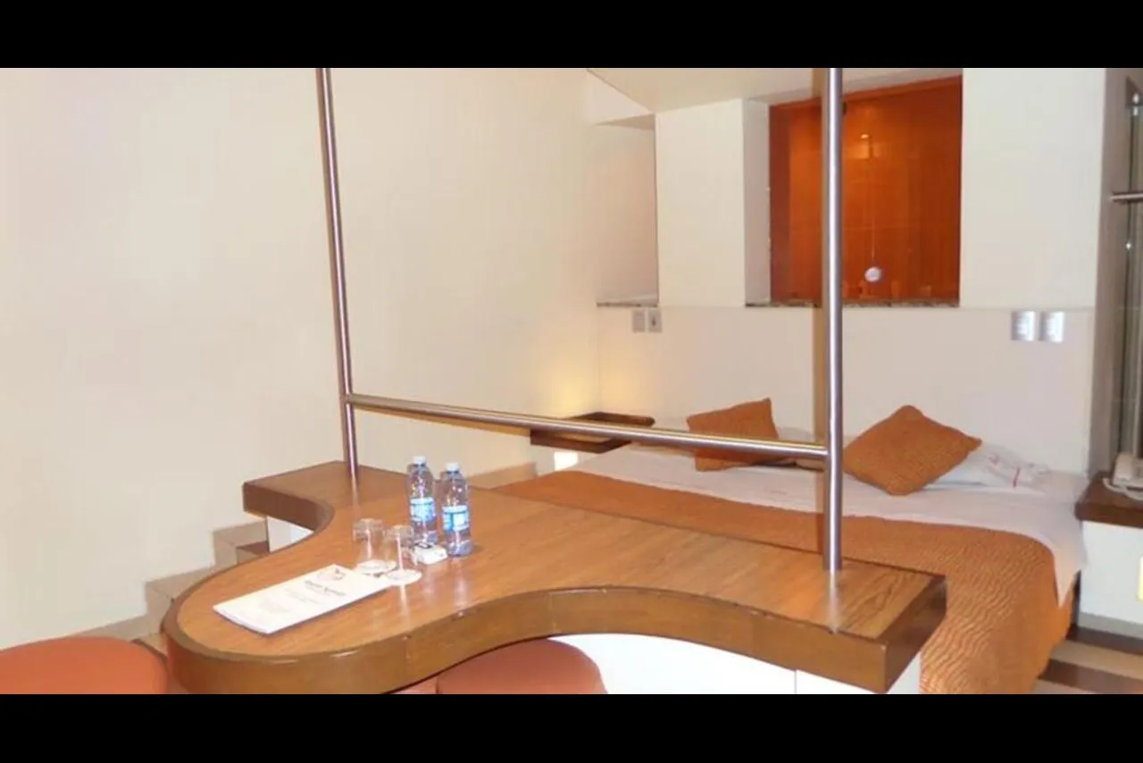 Hotel Cuore — ภาพห้องพักและบรรยากาศ