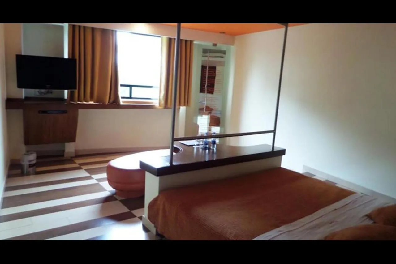 Hotel Cuore — ภาพห้องพักและบรรยากาศ