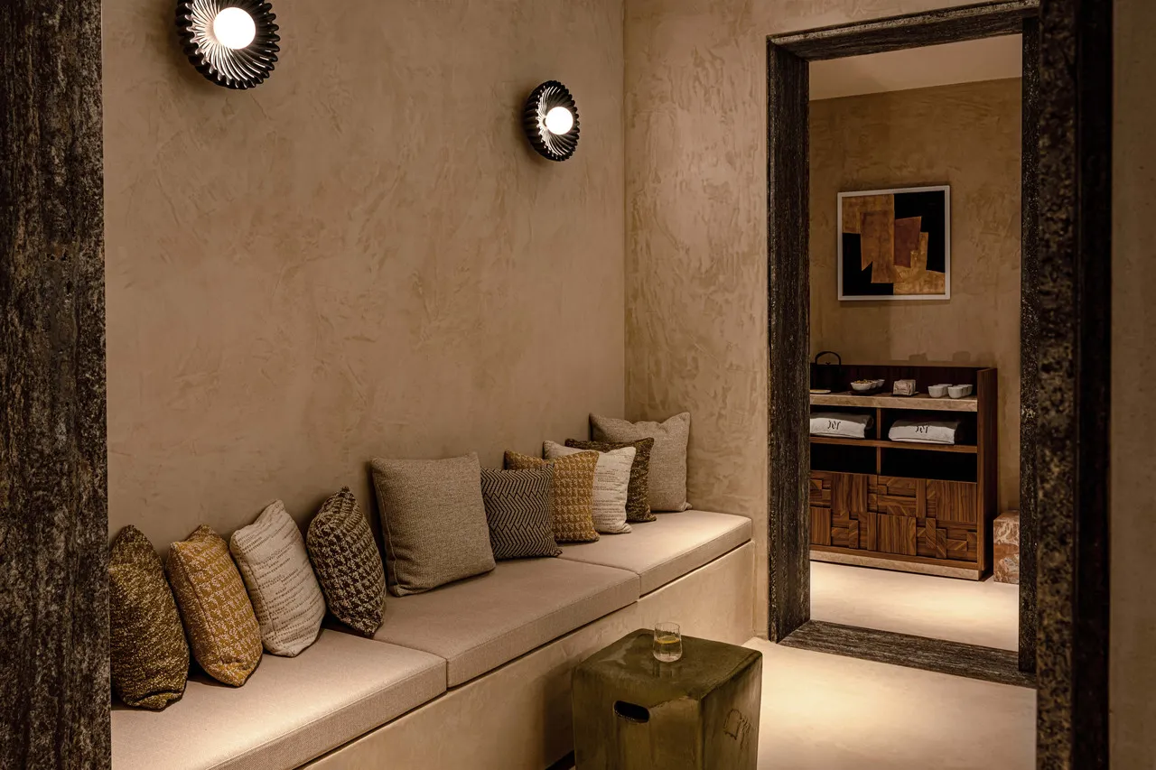 Hotel de Vigny — rooms and atmosphere
