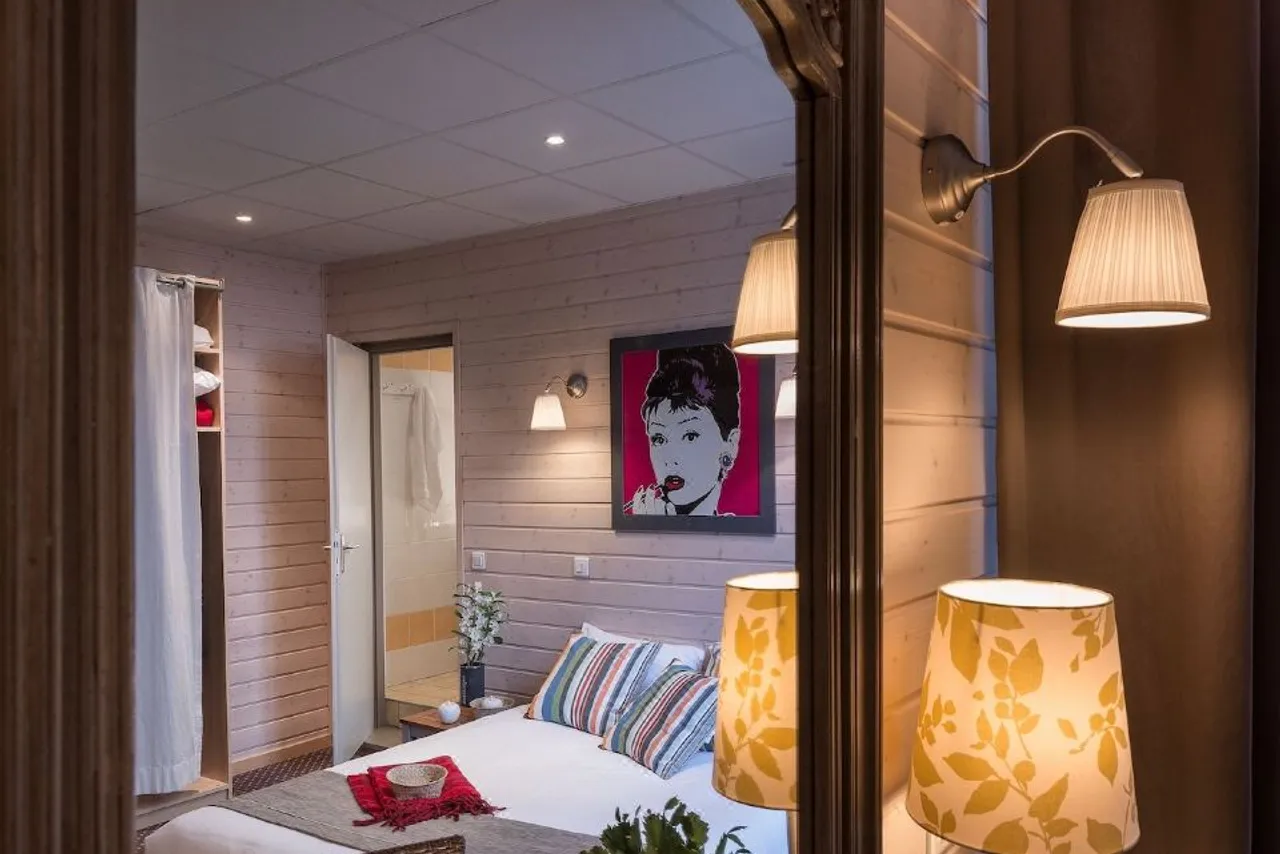 Hôtel des Alpes — ภาพห้องพักและบรรยากาศ