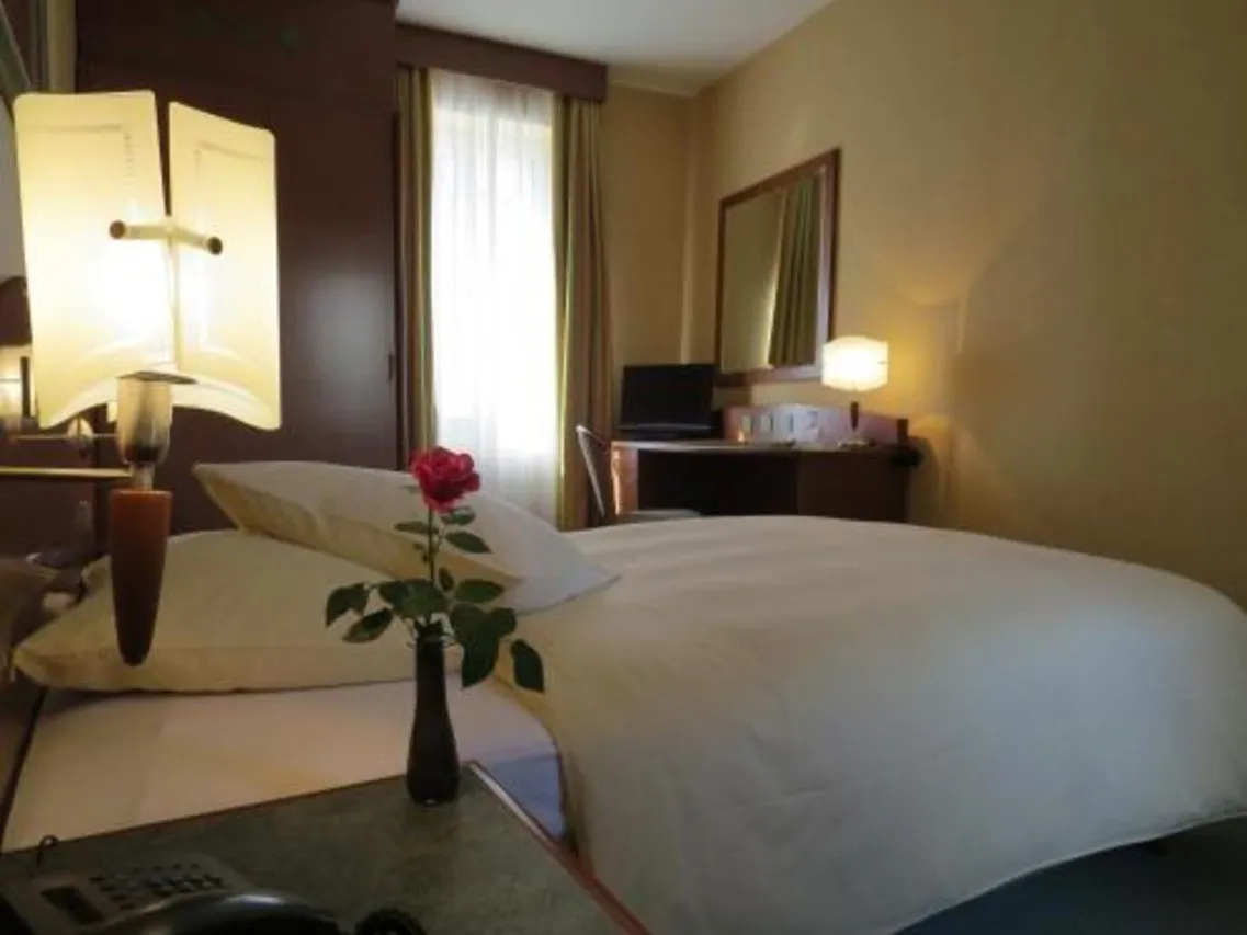 Hôtel du Port — rooms and atmosphere