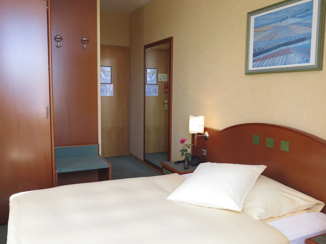 Hôtel du Port — rooms and atmosphere