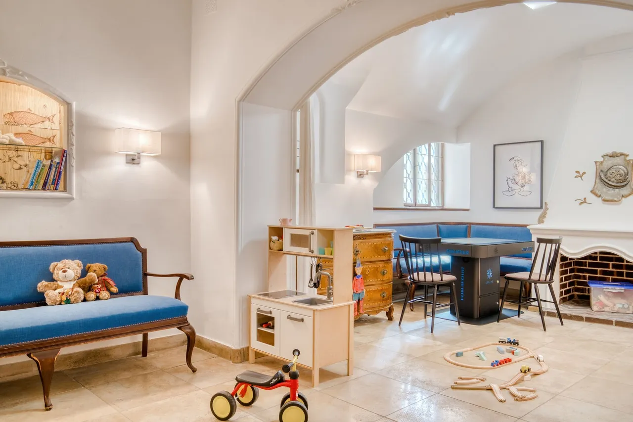 Hotel Eisenhut Rothenburg — rooms and atmosphere