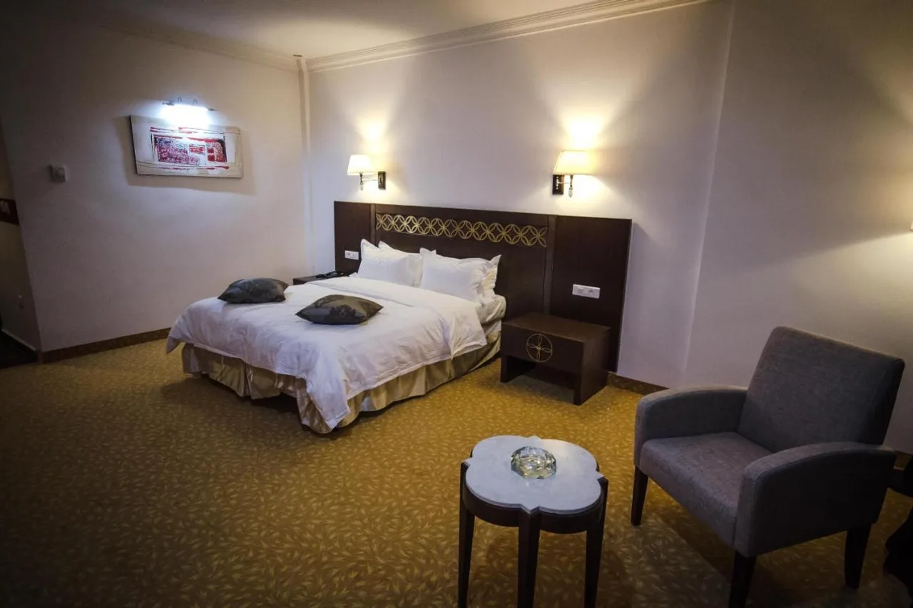 Hotel El Bey Constantine — ภาพห้องพักและบรรยากาศ