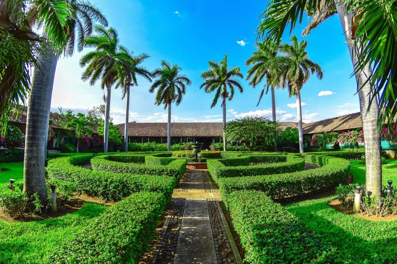 Hotel El Convento Leon Nicaragua — เลออน