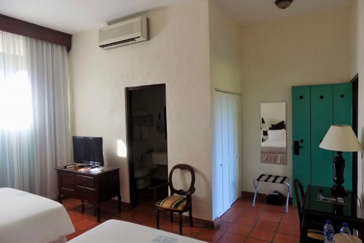Hotel El Convento Leon Nicaragua — ภาพห้องพักและบรรยากาศ