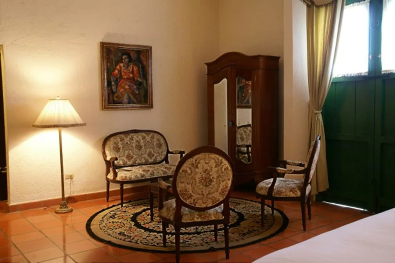 Hotel El Convento Leon Nicaragua — ภาพห้องพักและบรรยากาศ