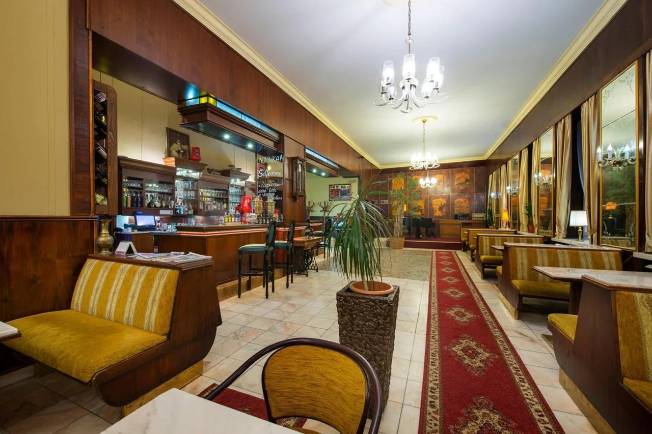 Hotel Europa — ภาพห้องพักและบรรยากาศ