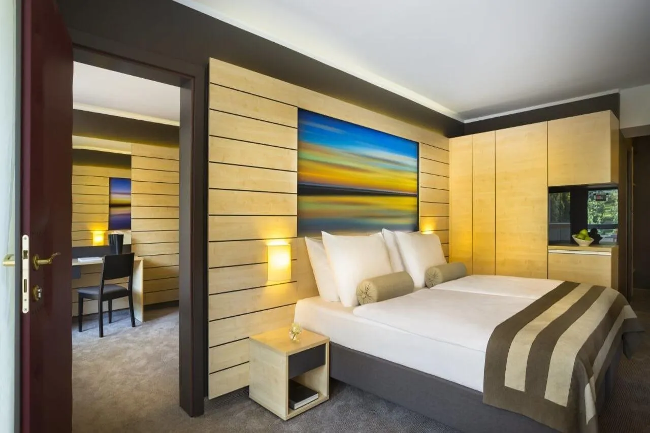 Hotel Excelsior Nice — rooms and atmosphere