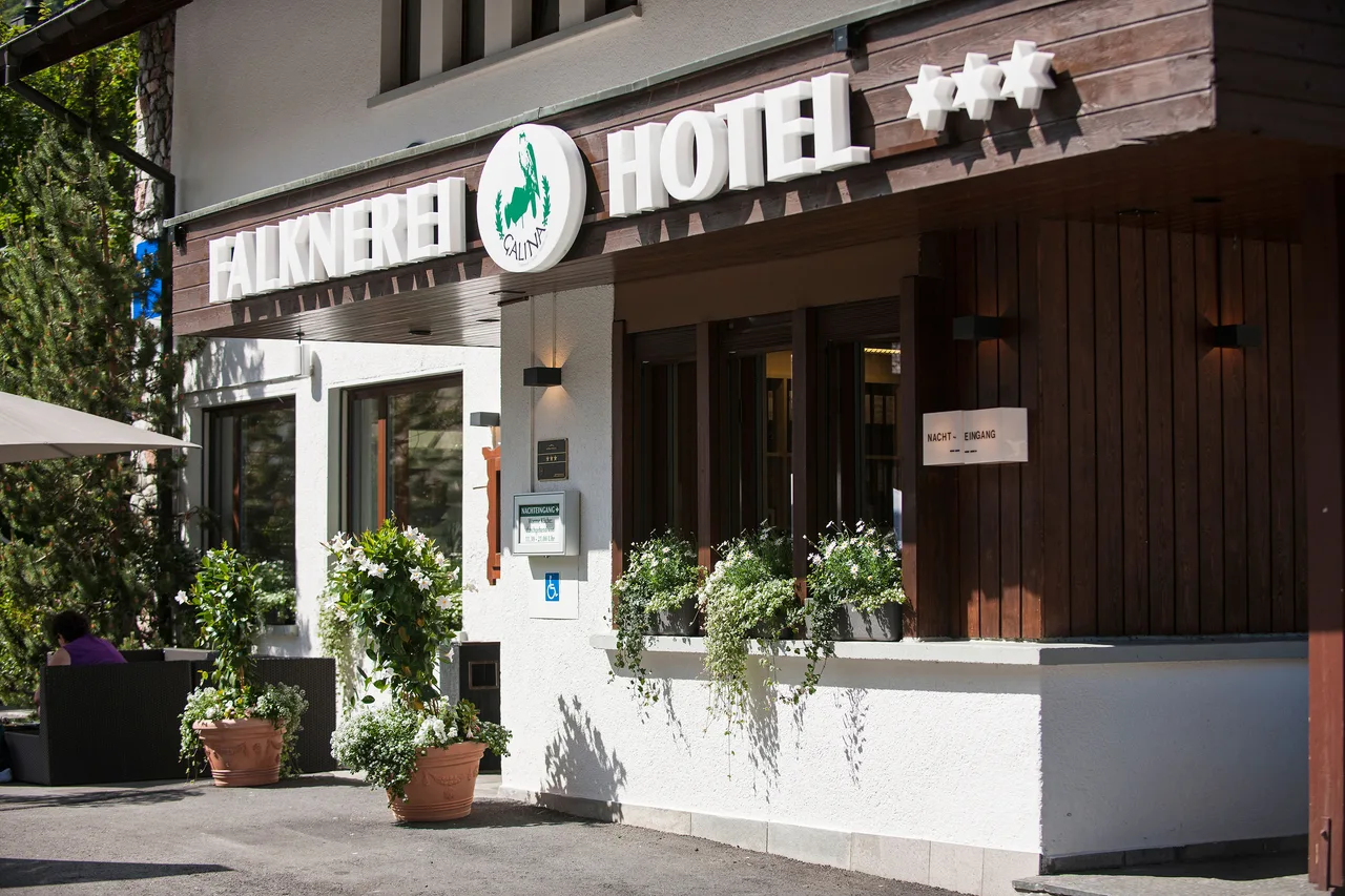 Hotel Falknerei Galina — ภาพห้องพักและบรรยากาศ