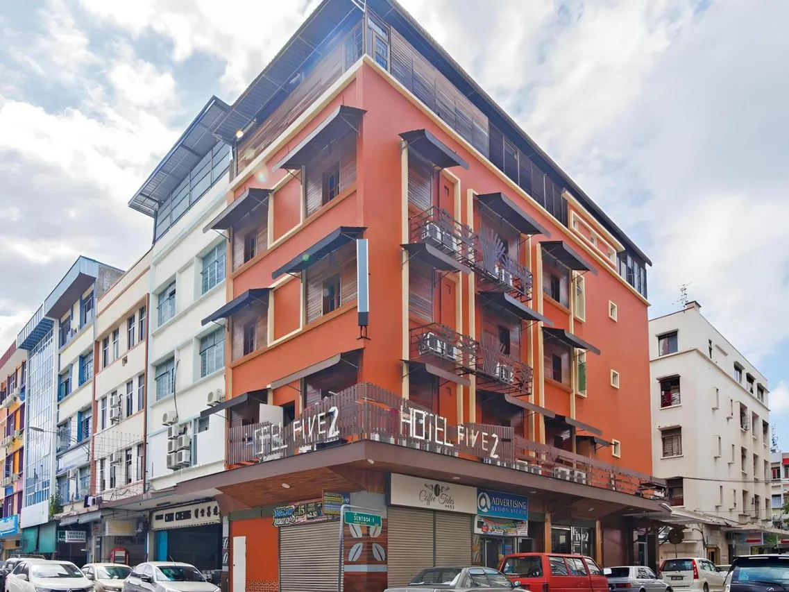 Hotel Five 2 Kota Kinabalu — rooms and atmosphere