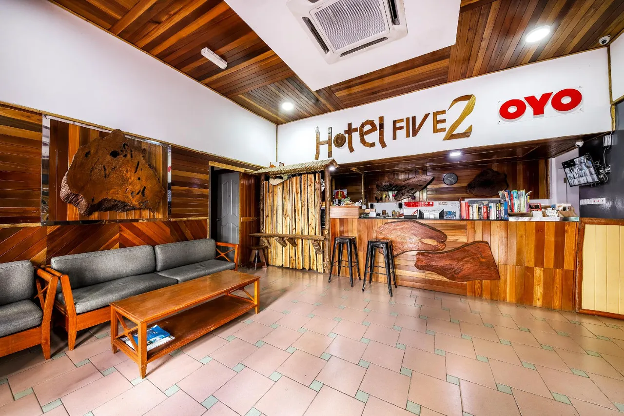 Hotel Five 2 Kota Kinabalu — rooms and atmosphere