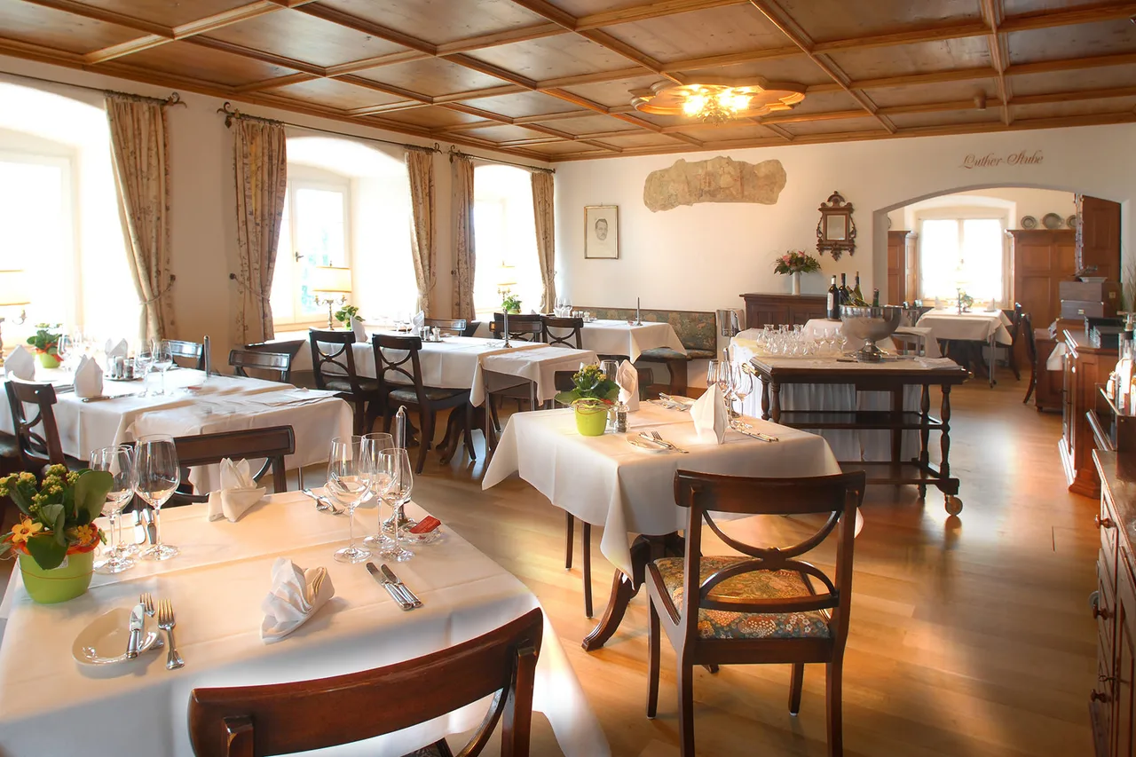 Hotel Gasthof Löwen — ภาพห้องพักและบรรยากาศ