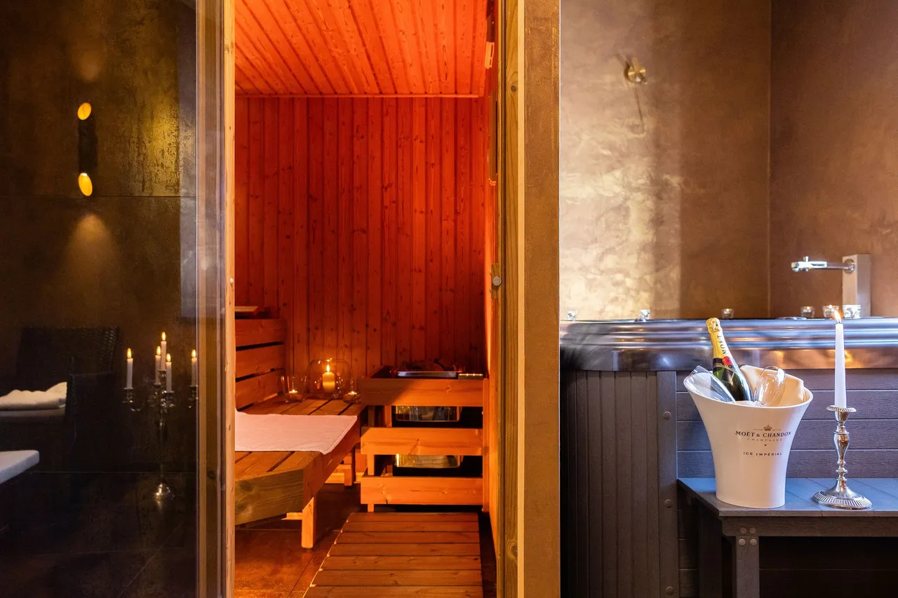 Hotel Gold — rooms and atmosphere