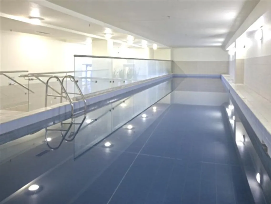 Hotel Grand Chancellor Auckland City — rooms and atmosphere