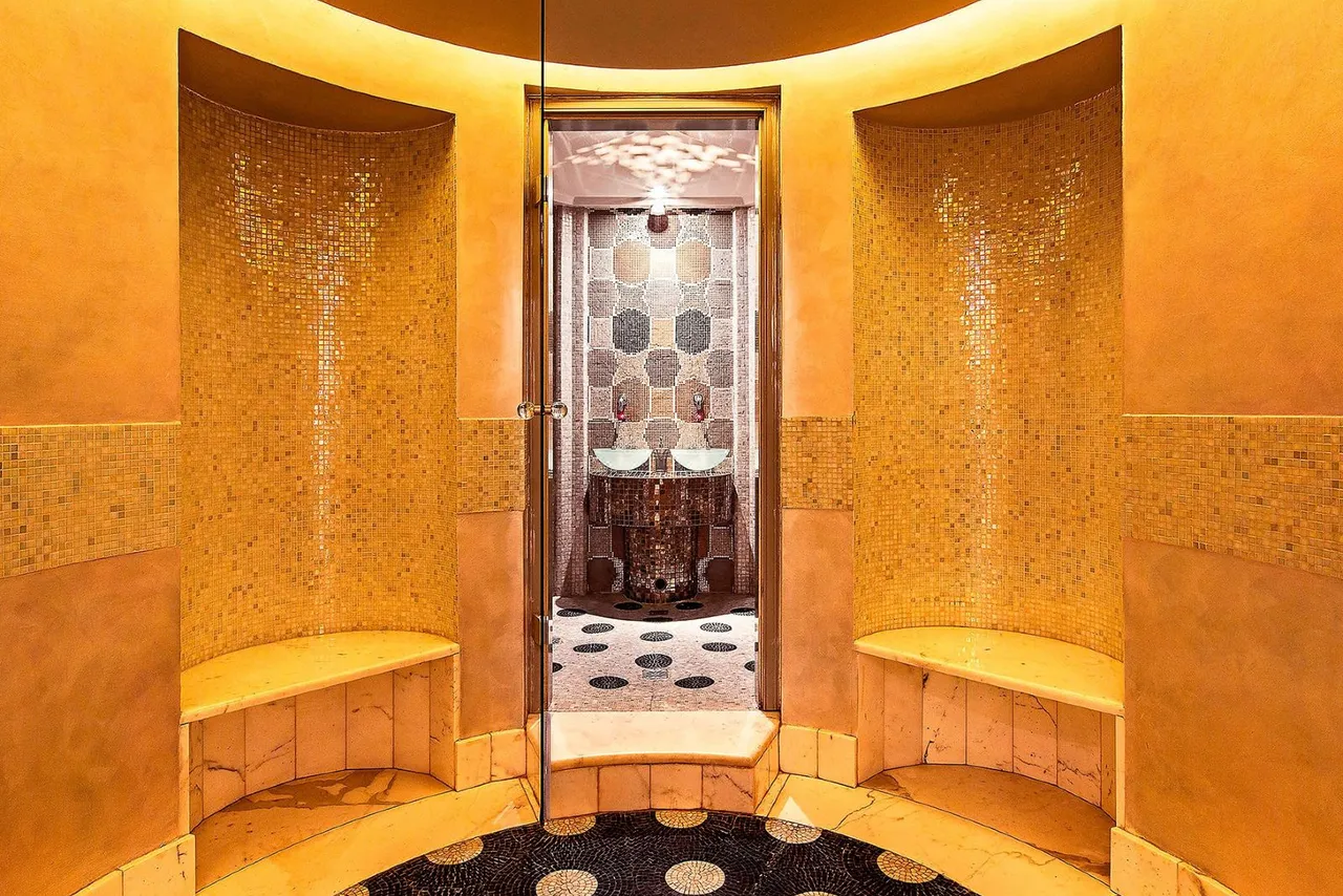 Hotel Grande Bretagne, a Luxury Collection Hotel — rooms and atmosphere