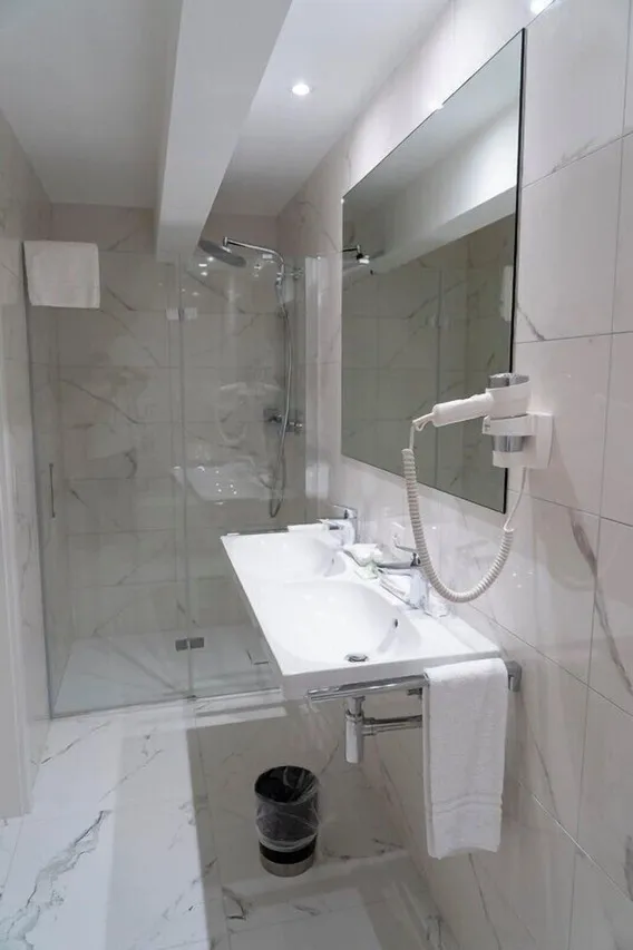 Hotel Helvetie — rooms and atmosphere