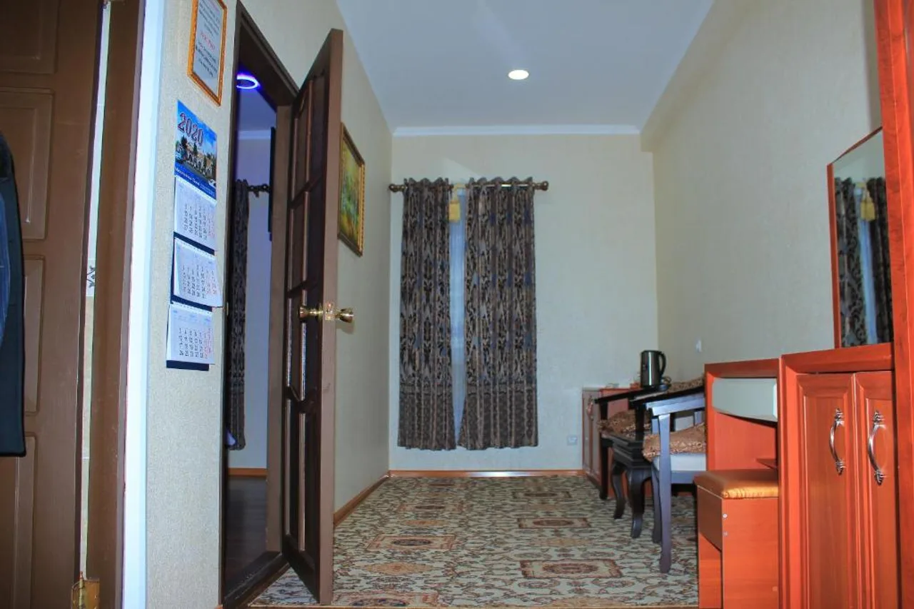 Hotel Heson — ภาพห้องพักและบรรยากาศ
