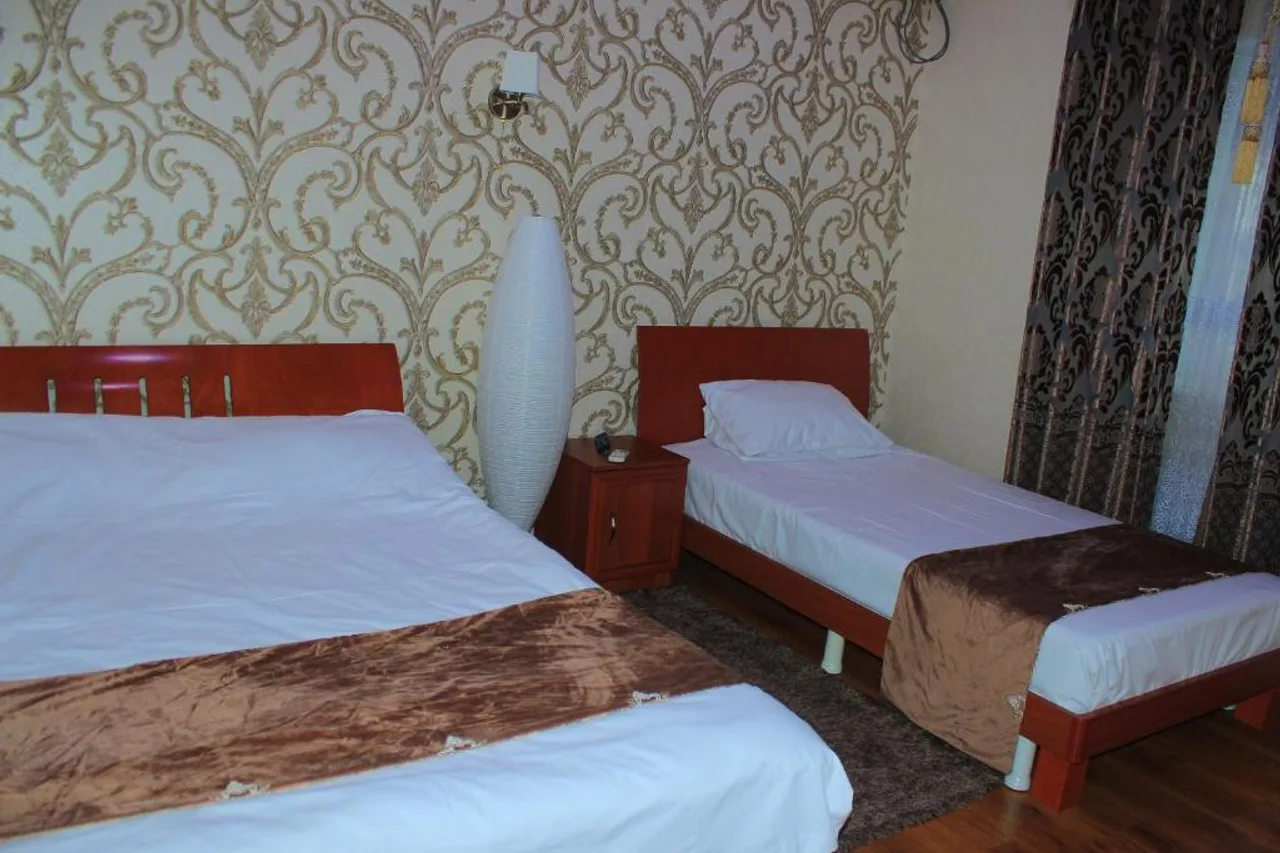 Hotel Heson — ภาพห้องพักและบรรยากาศ