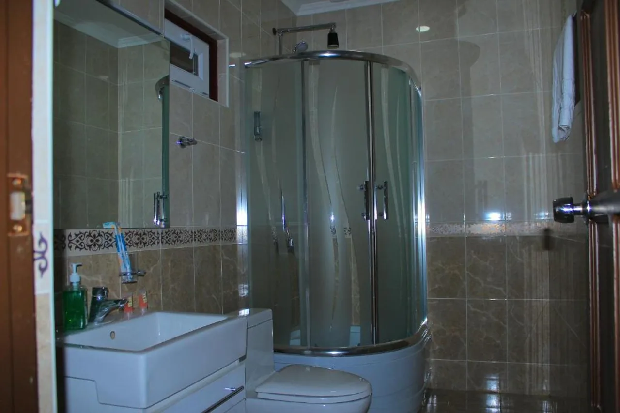 Hotel Heson — ภาพห้องพักและบรรยากาศ