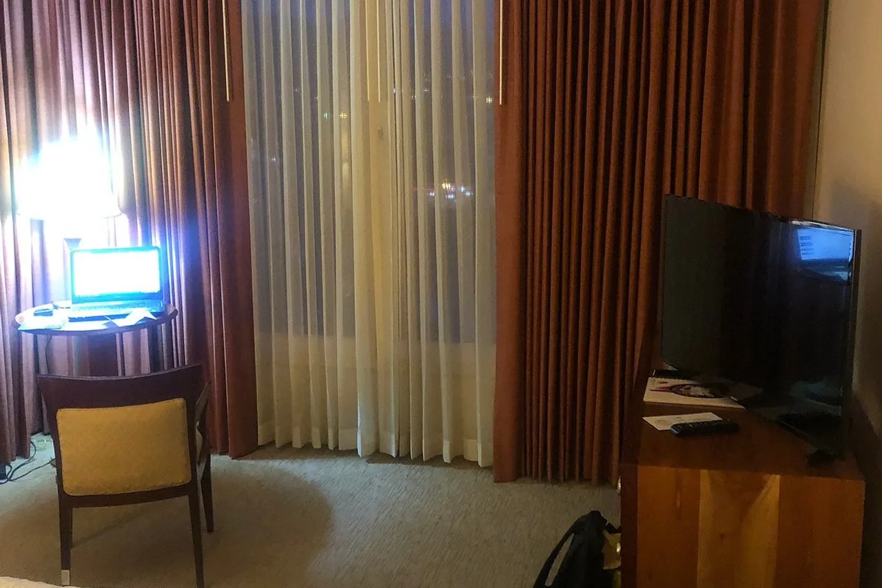 Hotel Honduras Maya — rooms and atmosphere