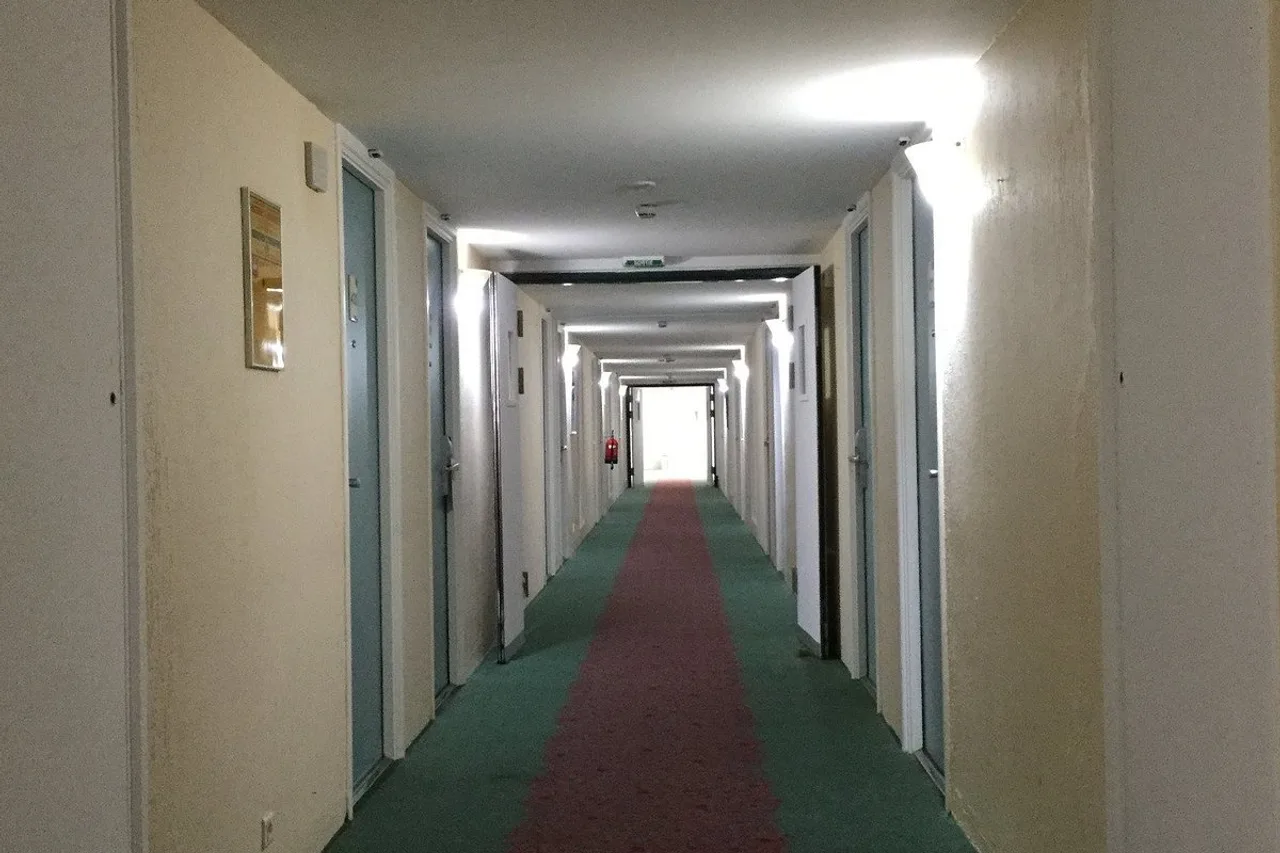 Hotel Ibis Lome Centre — ภาพห้องพักและบรรยากาศ