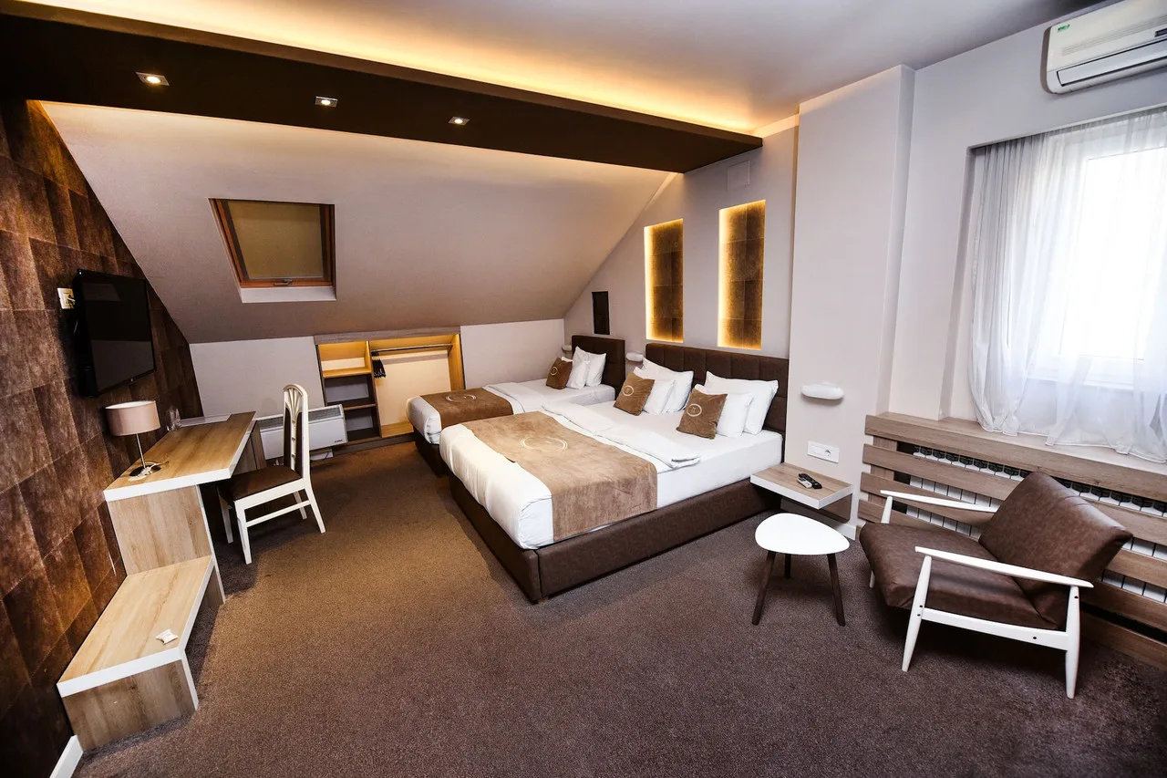 Hotel Ideja — บันยาลูกา