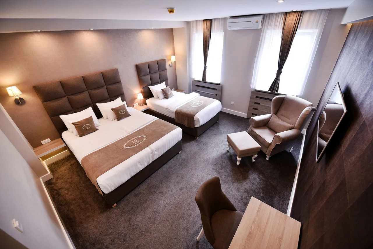 Hotel Ideja — ภาพห้องพักและบรรยากาศ