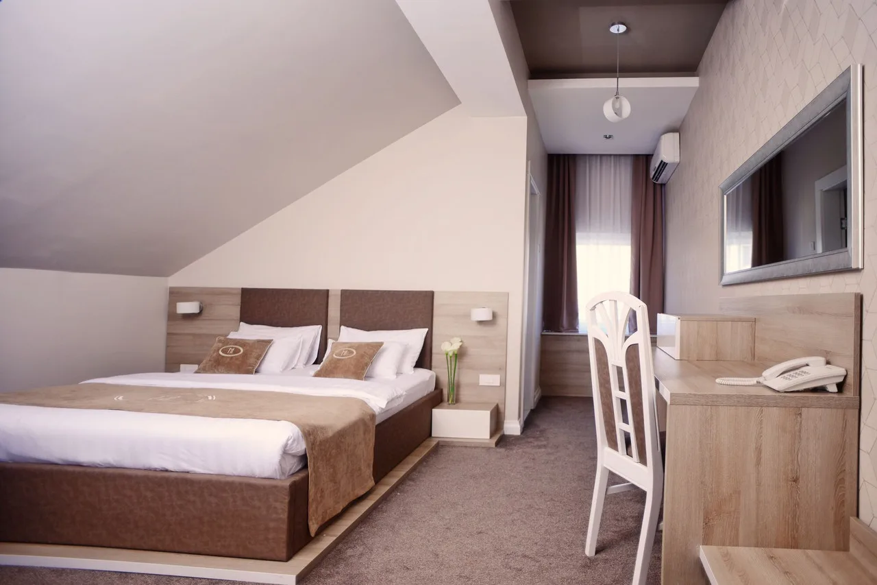 Hotel Ideja — ภาพห้องพักและบรรยากาศ