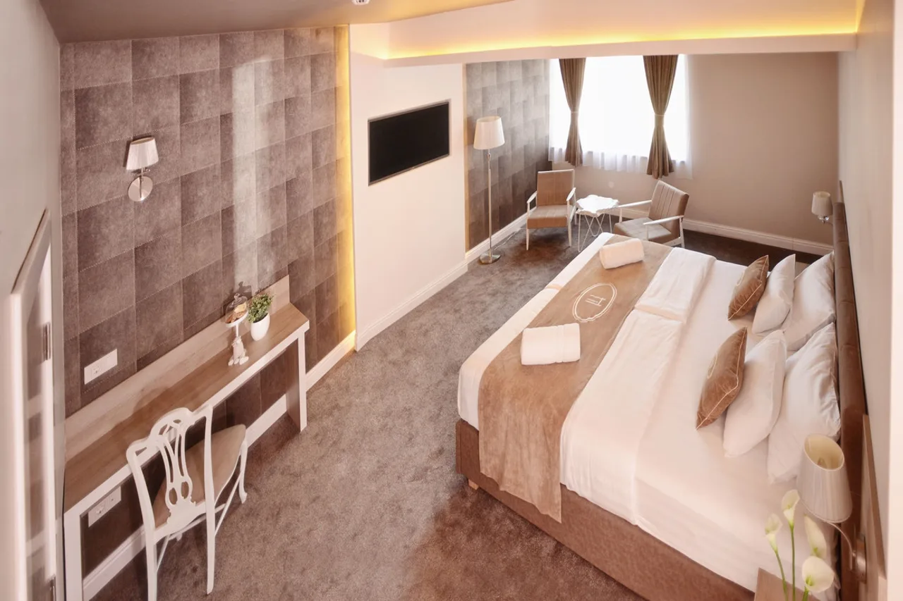 Hotel Ideja — ภาพห้องพักและบรรยากาศ