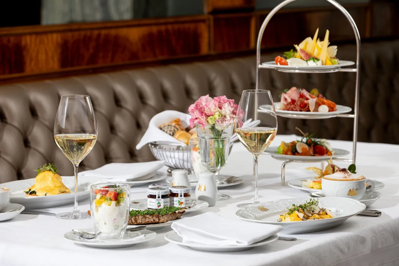 Hotel Imperial, a Luxury Collection Hotel — rooms and atmosphere