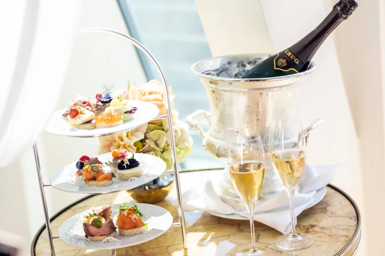 Hotel Imperial, a Luxury Collection Hotel — rooms and atmosphere