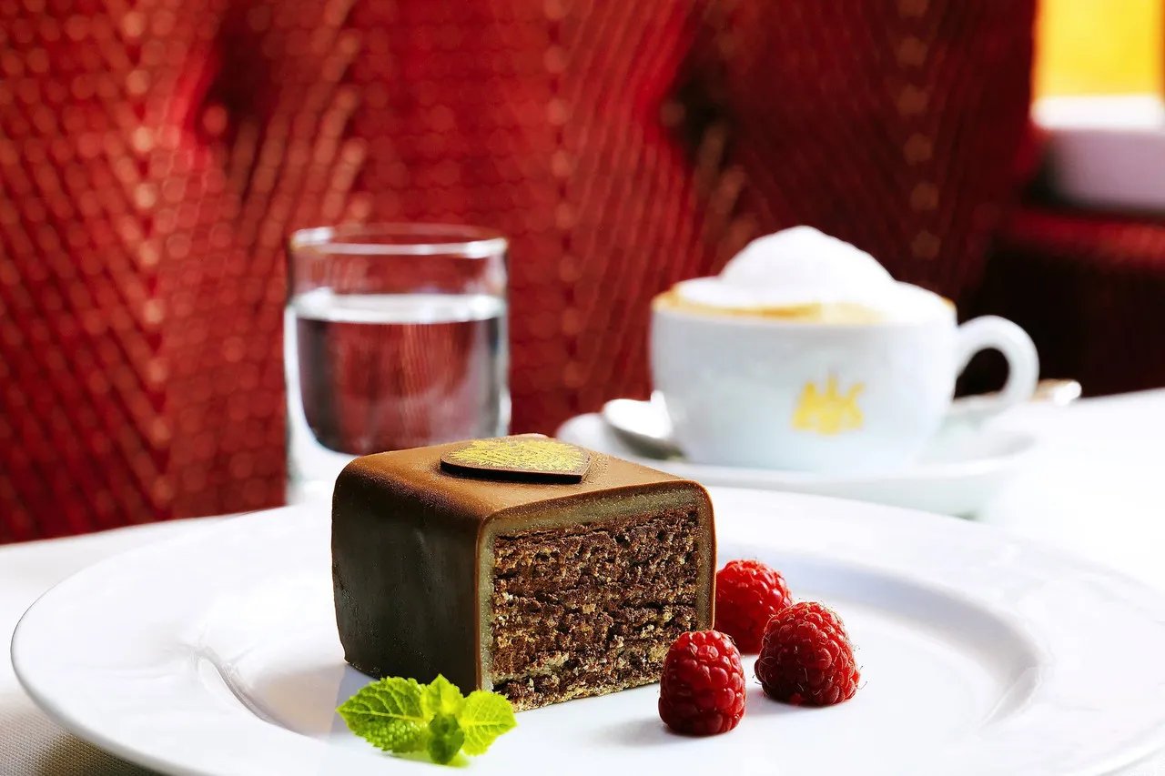 Hotel Imperial, a Luxury Collection Hotel — rooms and atmosphere