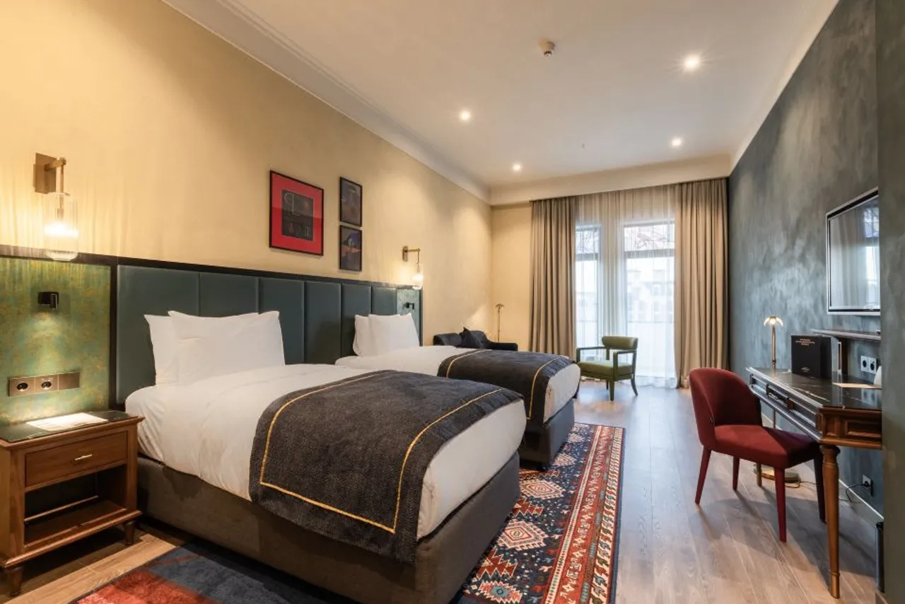 Hotel Indigo Batumi - Old Town by IHG — rooms and atmosphere