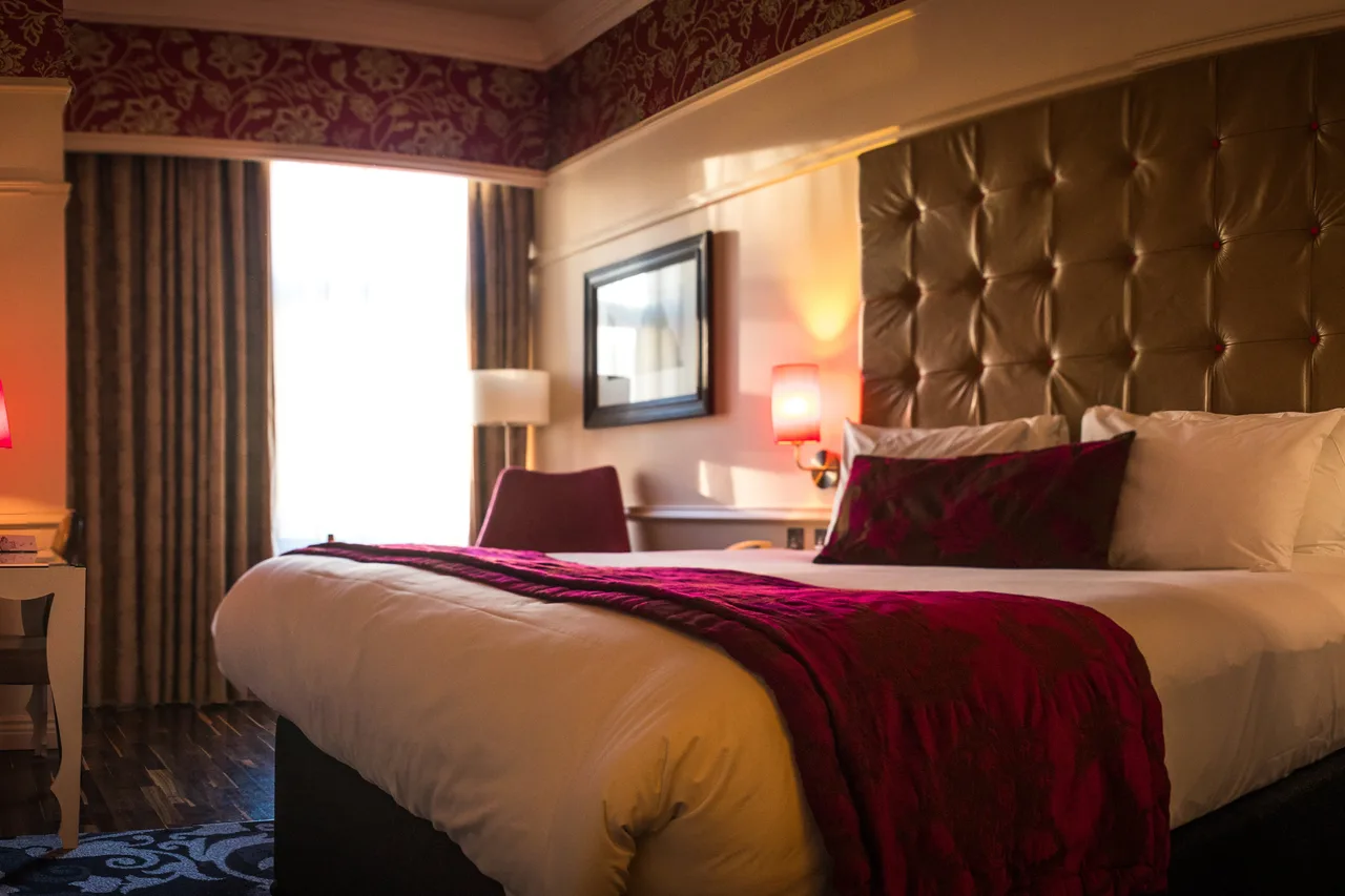 Hotel Indigo Glasgow — rooms and atmosphere