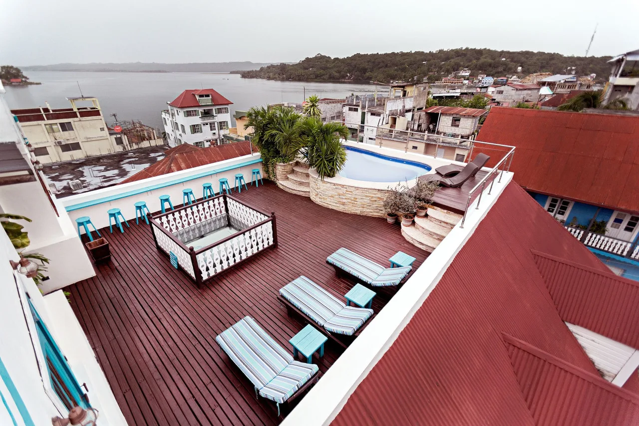 Hotel Isla de Flores — ภาพห้องพักและบรรยากาศ