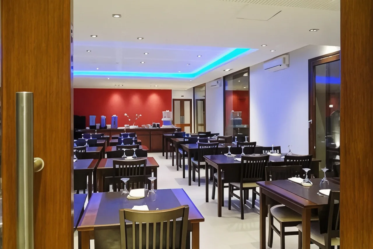 Hotel Italiano — ภาพห้องพักและบรรยากาศ
