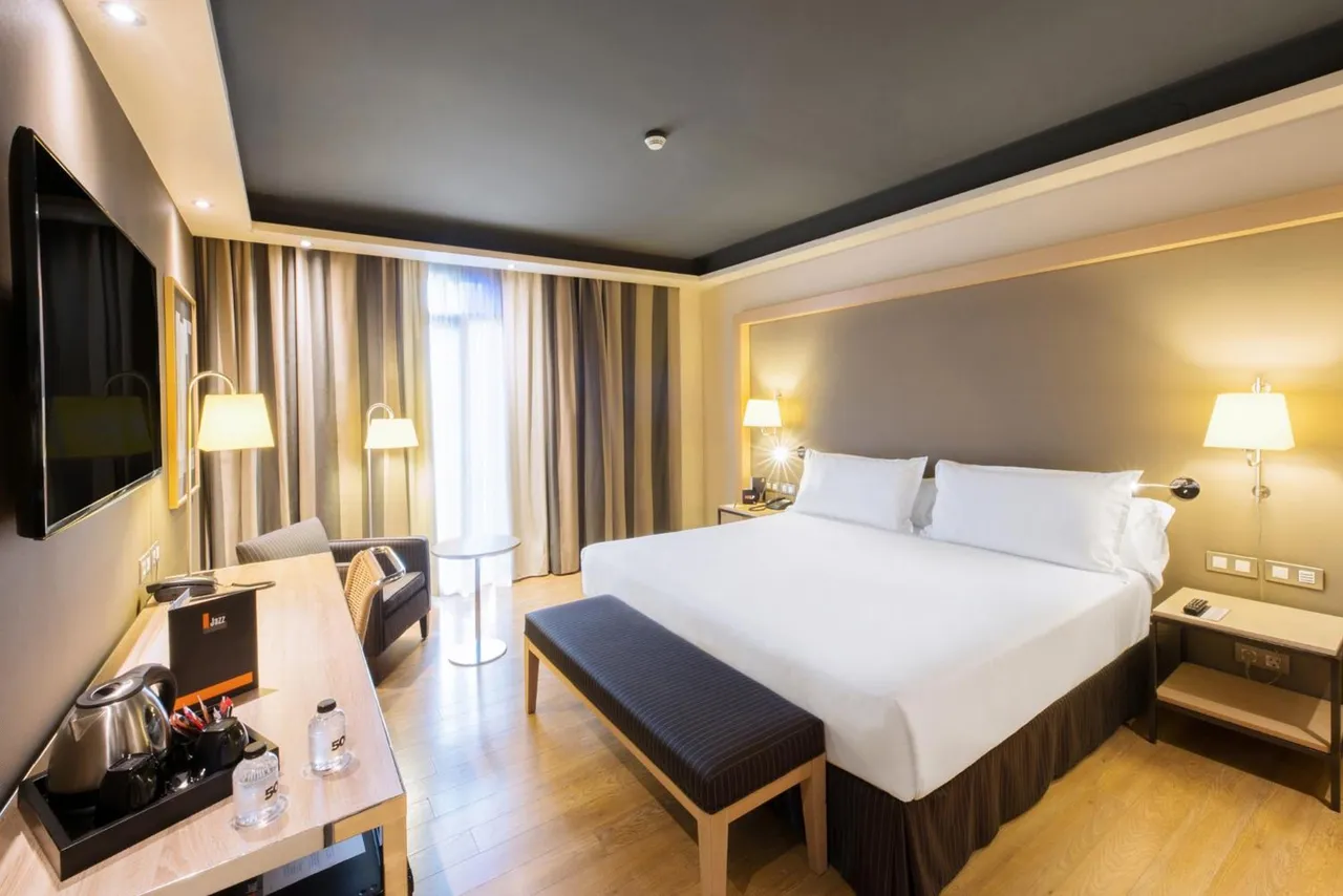 Hotel Jazz — rooms and atmosphere