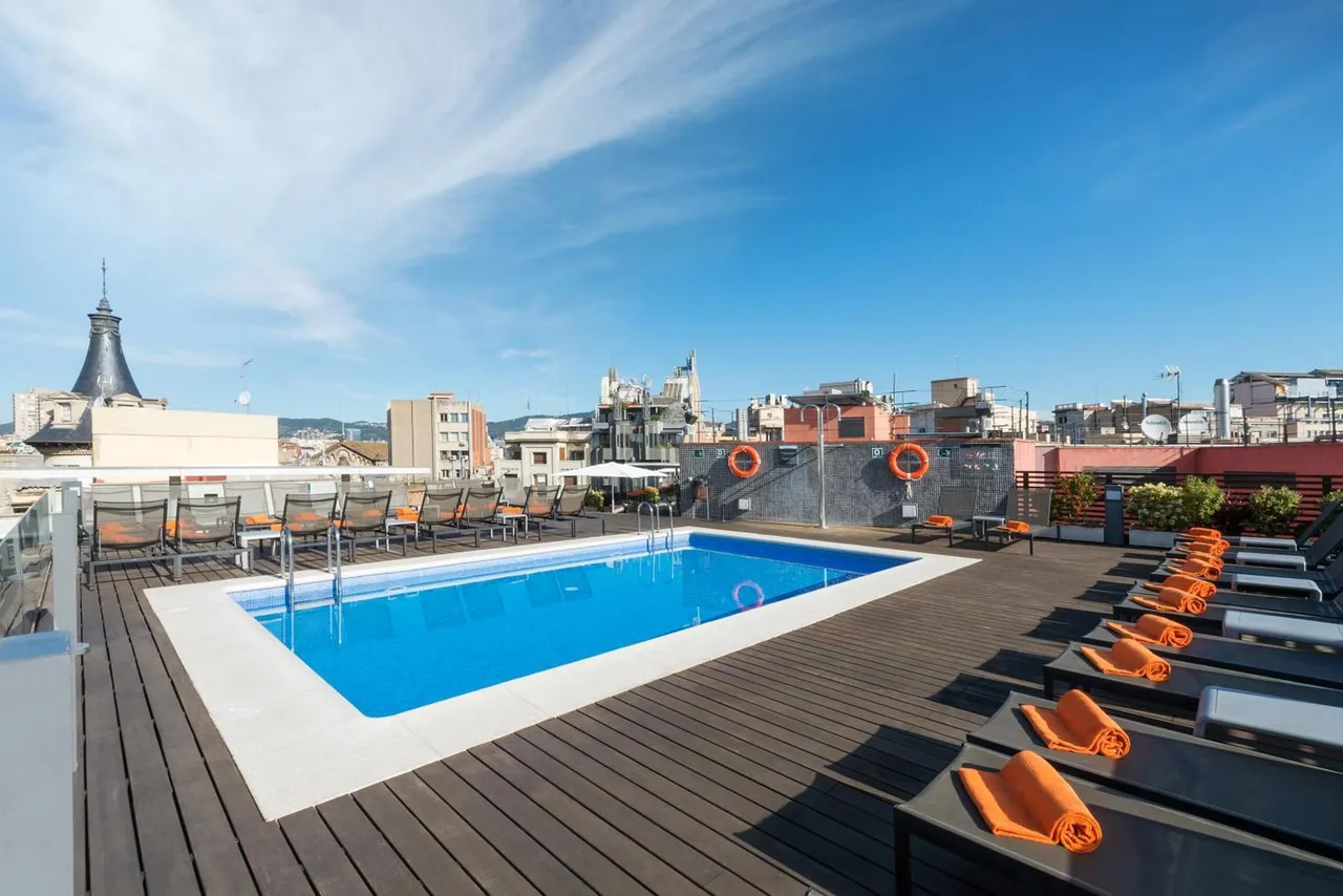 Hotel Jazz — rooms and atmosphere