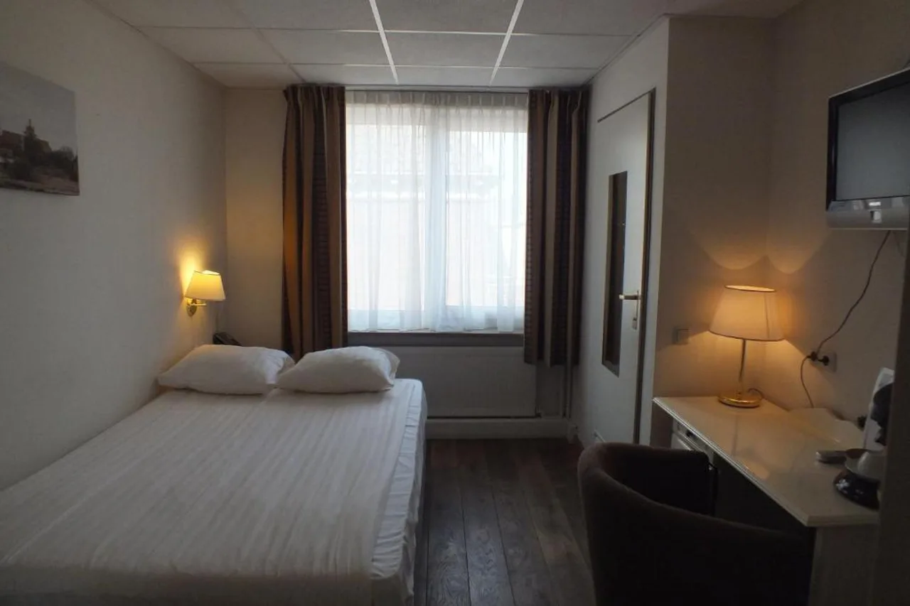 Hotel Jo van den Bosch — ภาพห้องพักและบรรยากาศ