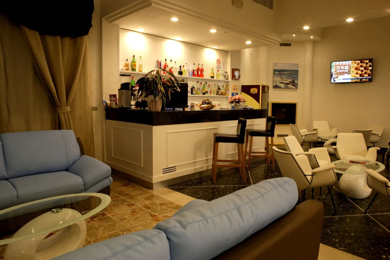 Hotel Joli Rimini — rooms and atmosphere